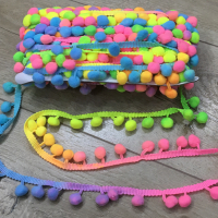 Тесьма с пушистиком