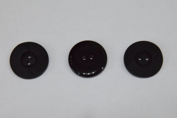 Гудзик Костюмний на 2 отвори 28 мм. №39/670