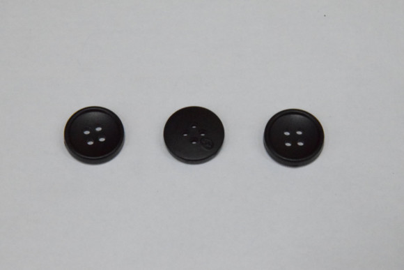 Гудзик Чоловічий на 4 отвори 18 мм. №39/690