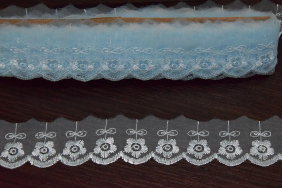 Мереживо на сітці 4,5 см. № 187