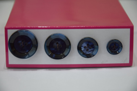 Гудзик Чоловічий на 4 отвори MIX № 120/527