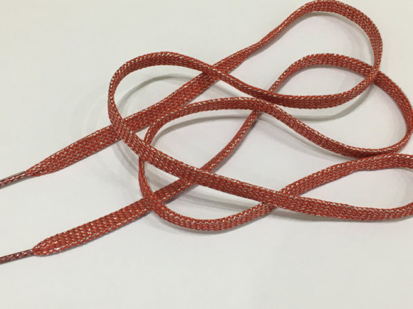 Шнурок поліестер плоский з люрексом 8 мм./130 см. № 26/S