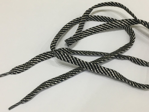 Шнурок поліестер плоский з люрексом 8 мм./130 см. № 39/S ZEBRA