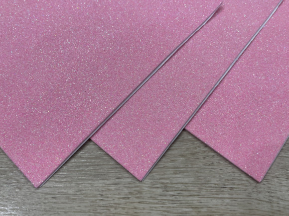 Фоамиран с глитэром клеевой 20/30 № 04