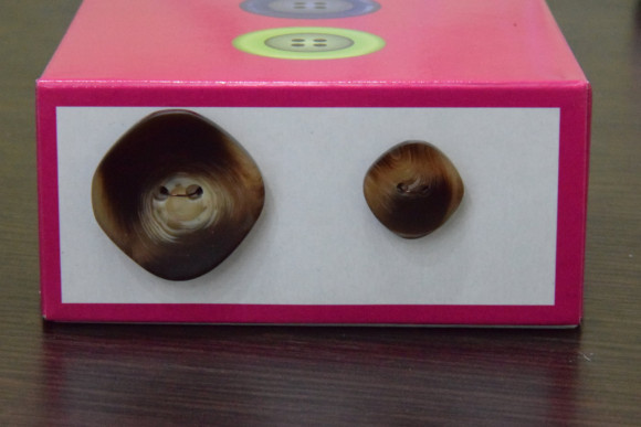 Ґудзик Костюмний на 2 отвори MIX № 30/679