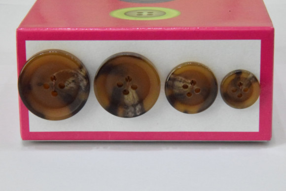 Гудзик Чоловічий на 4 отвори MIX № 32/501