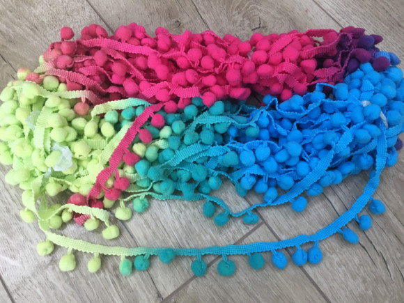 Тесьма з пушистиком 1 см. № MIX-121