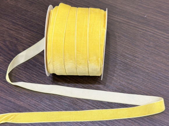 Стрічка оксамитова 2 см. № 132