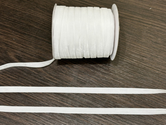 Стрічка оксамитова 1 см. № 01