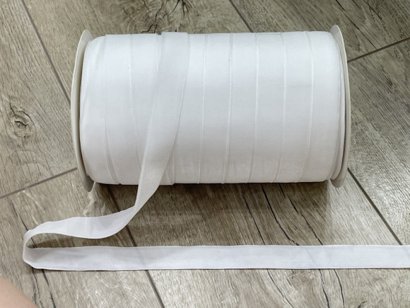 Стрічка оксамитова 2 см. № 01/100